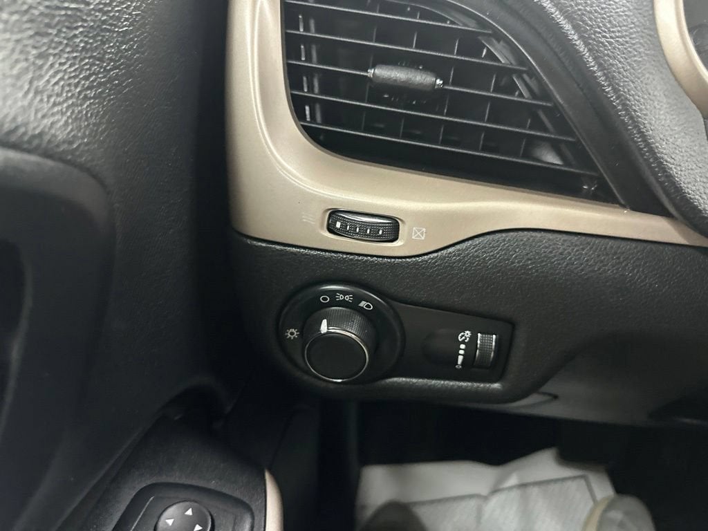 2017 Jeep Cherokee Altitude