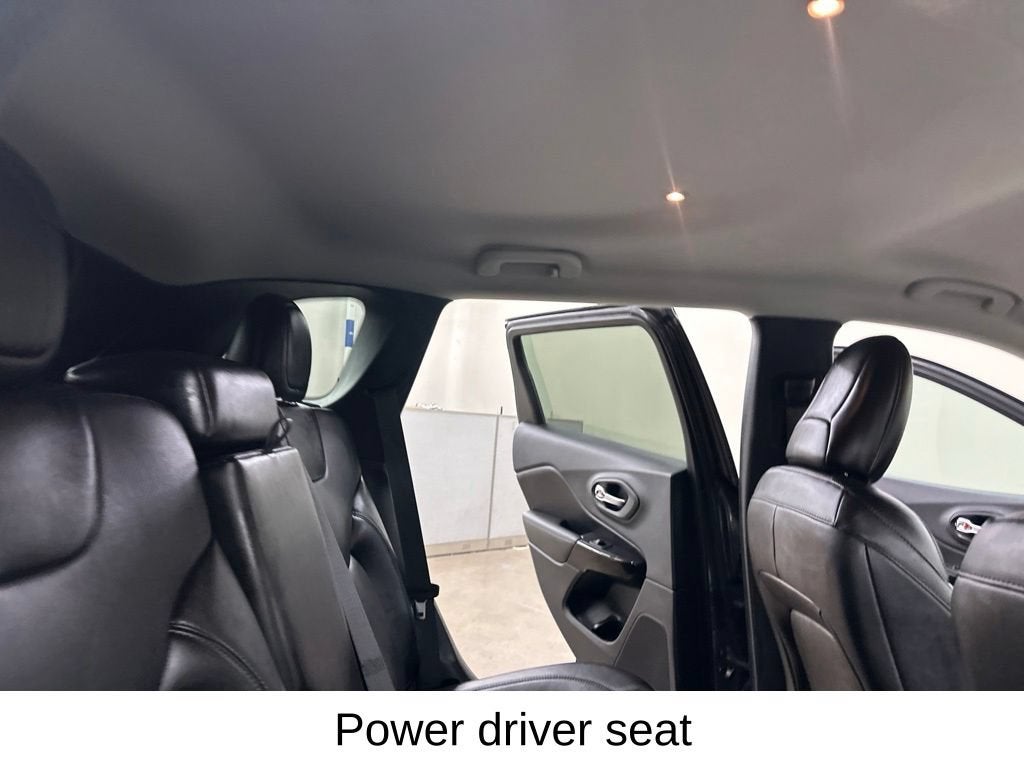 2023 Jeep Cherokee Altitude Lux
