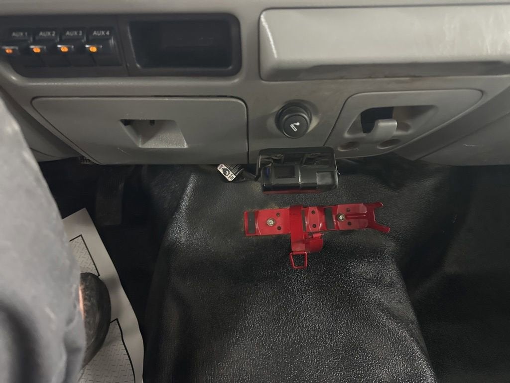 2006 Ford Super Duty F-350 DRW XL