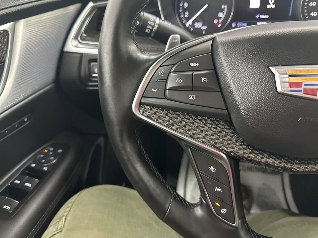 2025 Cadillac XT5 Sport