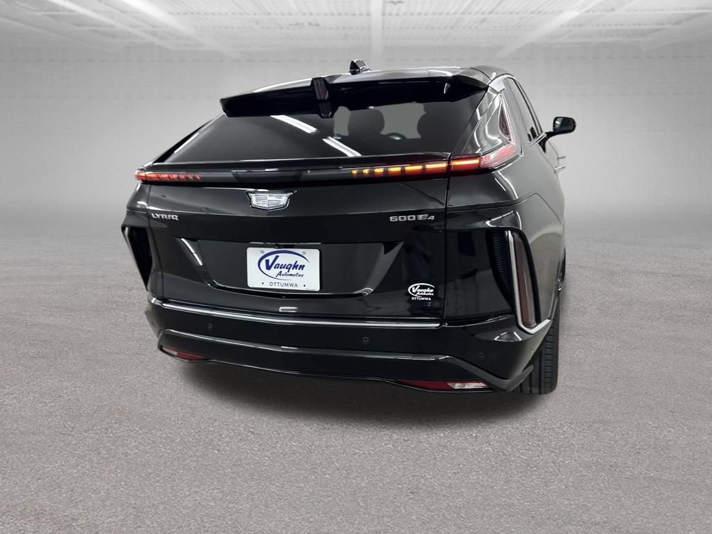 2024 Cadillac LYRIQ Luxury 1