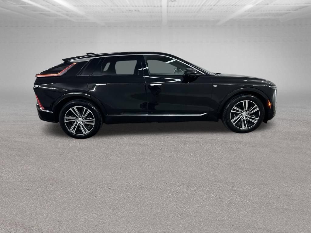 2024 Cadillac LYRIQ Luxury 1