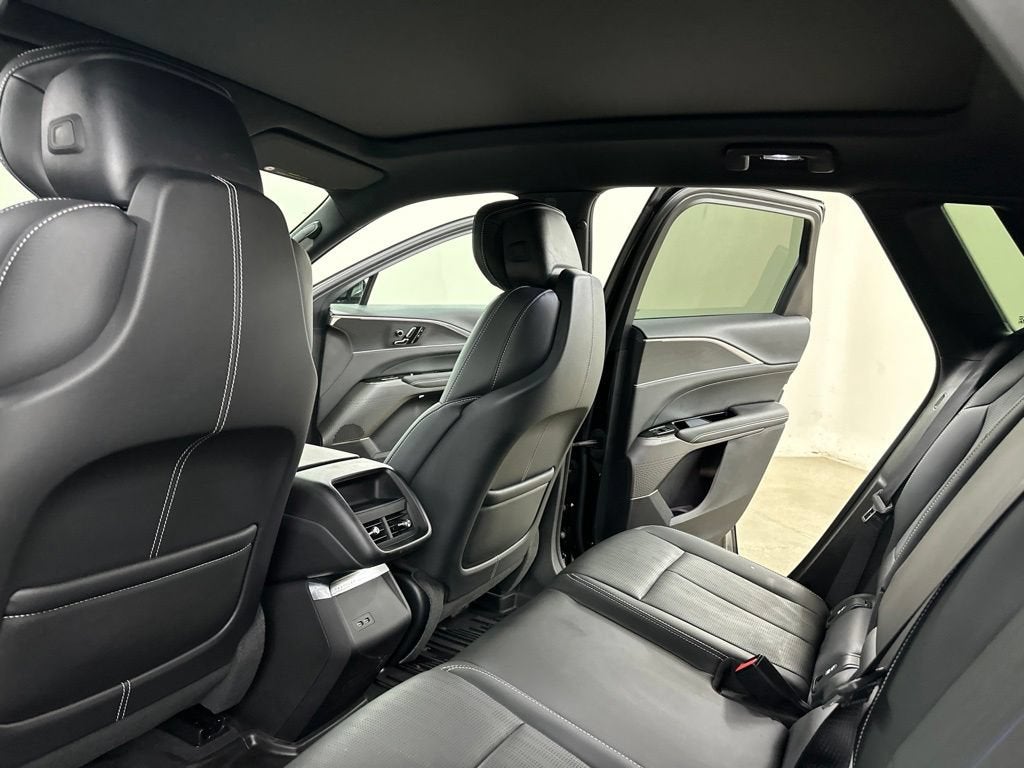 2024 Cadillac LYRIQ Luxury 1