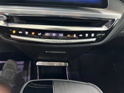 2024 Cadillac LYRIQ Luxury 1