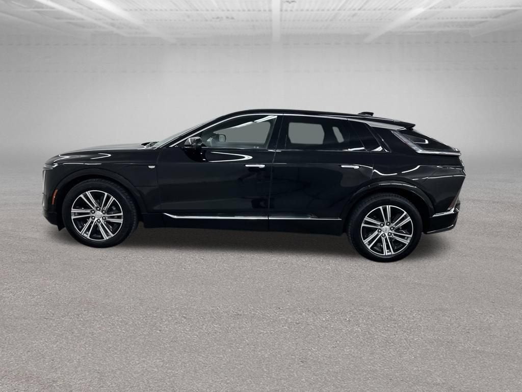 2024 Cadillac LYRIQ Luxury 1