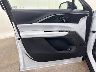 2024 Cadillac LYRIQ Luxury 1