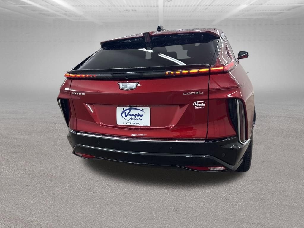 2025 Cadillac LYRIQ Luxury 3