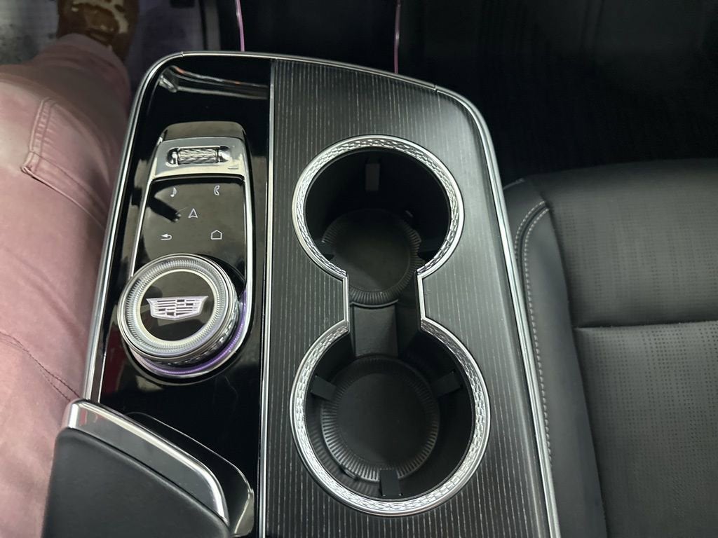 2025 Cadillac LYRIQ Luxury 3