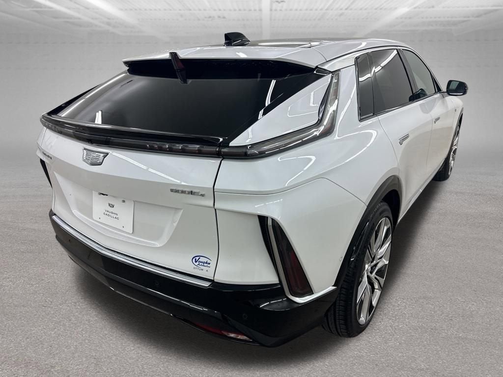 2025 Cadillac LYRIQ Luxury 3