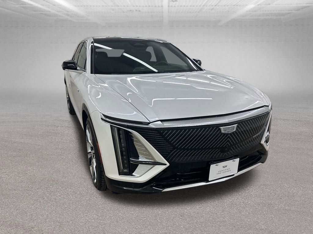 2025 Cadillac LYRIQ Luxury 3