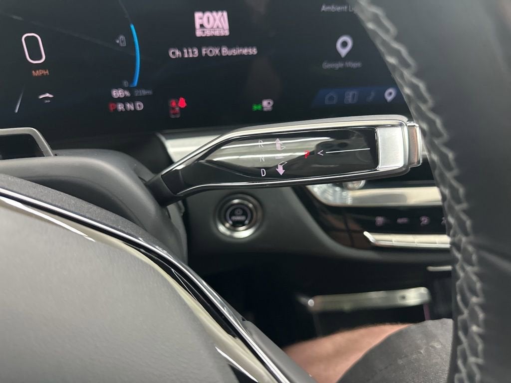 2025 Cadillac LYRIQ Luxury 3