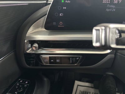 2025 Cadillac LYRIQ Luxury 3