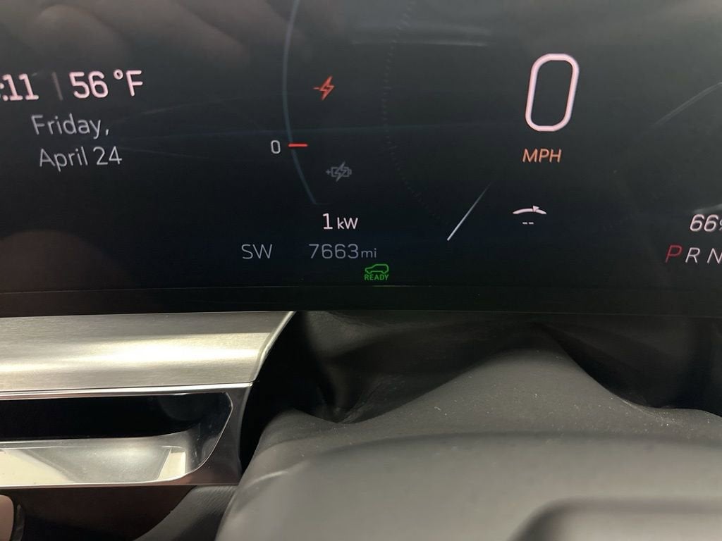 2025 Cadillac LYRIQ Luxury 3