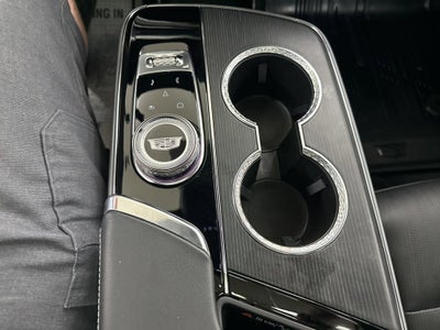 2025 Cadillac LYRIQ Luxury 3