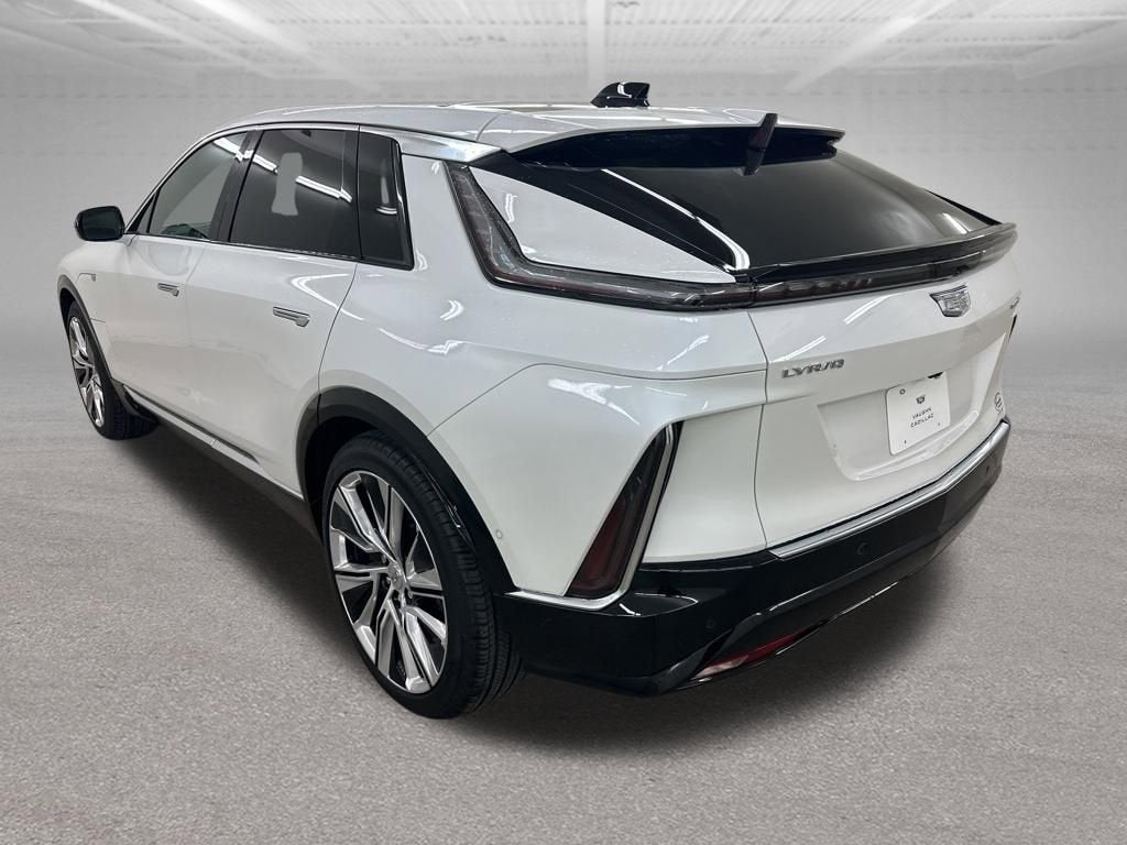 2025 Cadillac LYRIQ Luxury 3