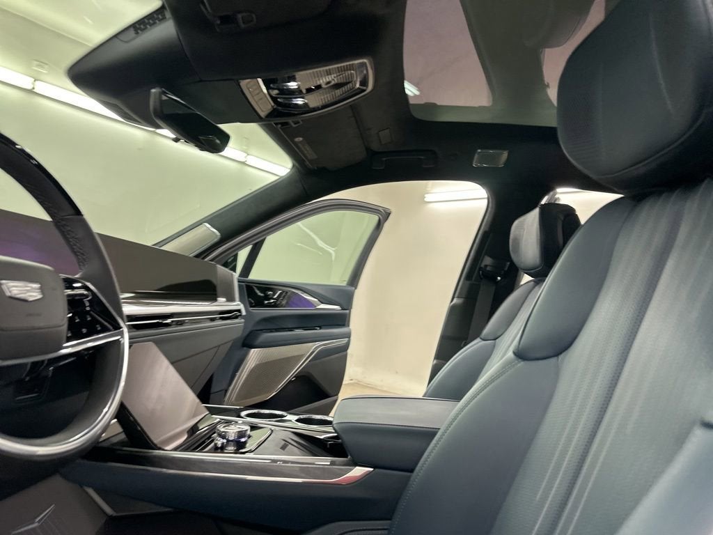 2025 Cadillac ESCALADE IQ Luxury 2