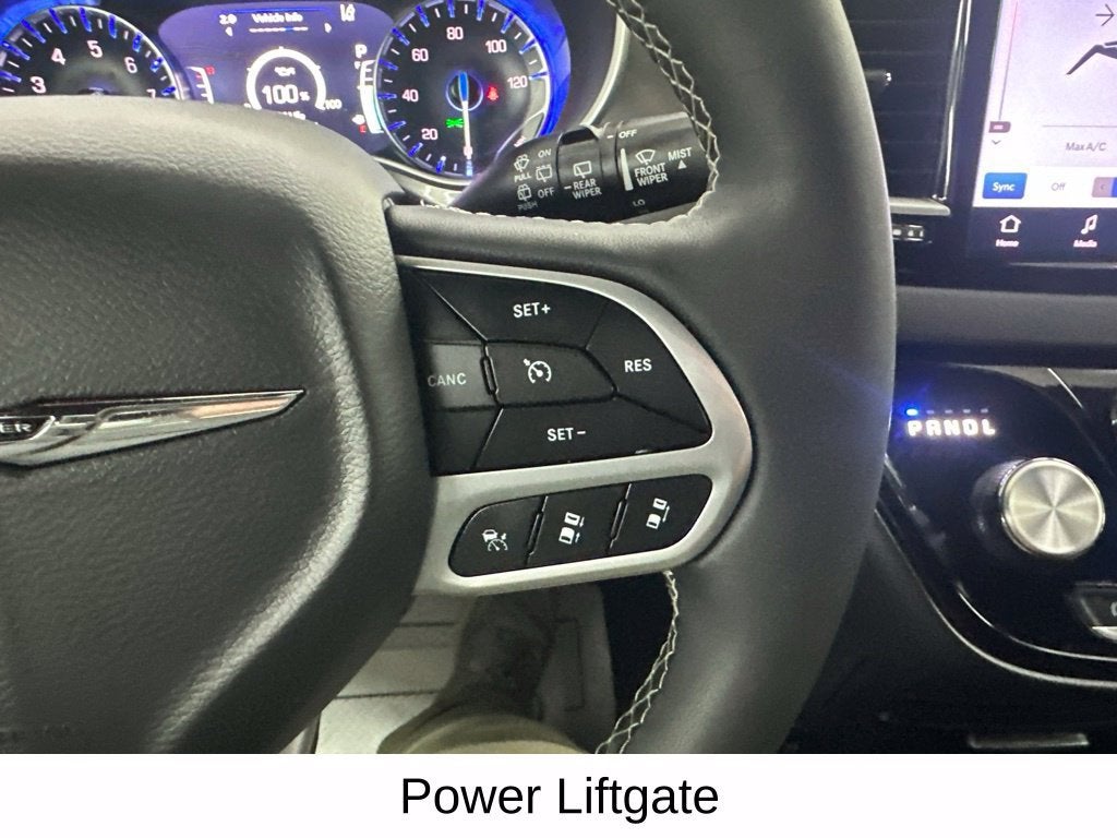 2025 Chrysler Pacifica Select
