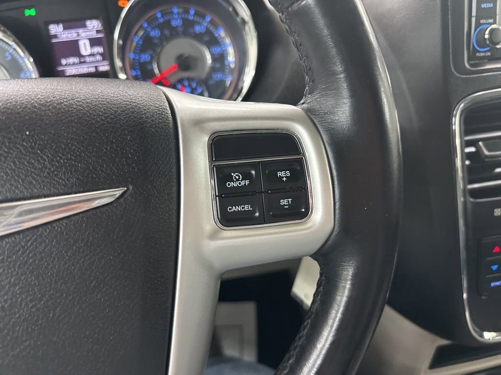 2016 Chrysler Town & Country Touring