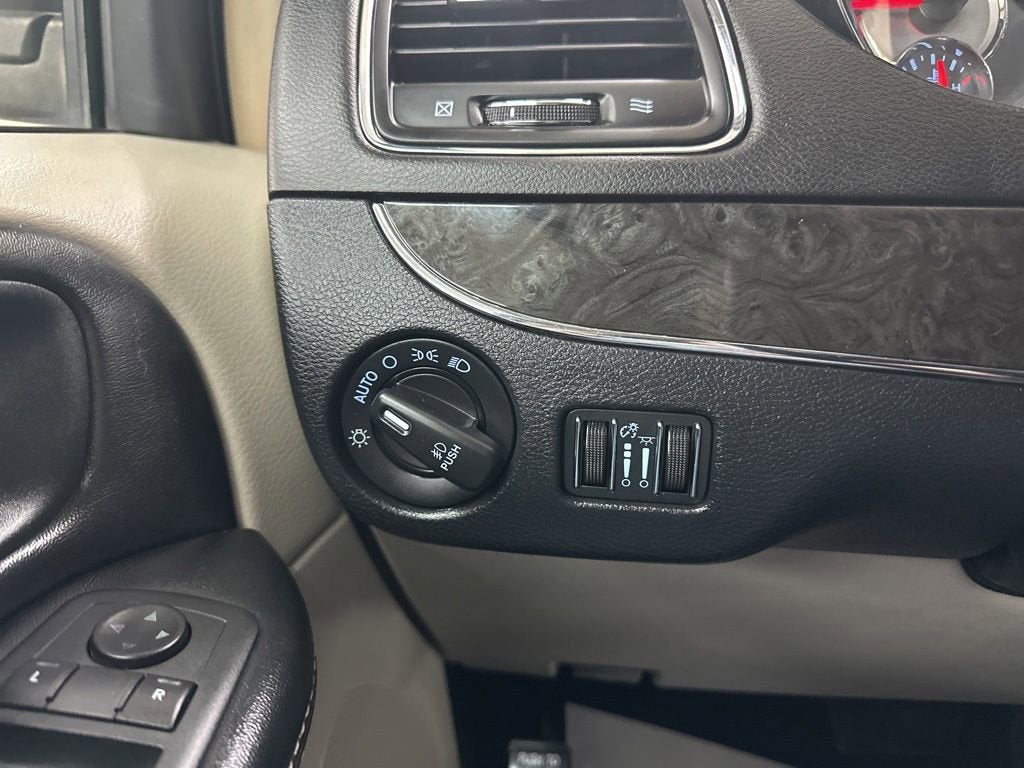 2016 Chrysler Town & Country Touring