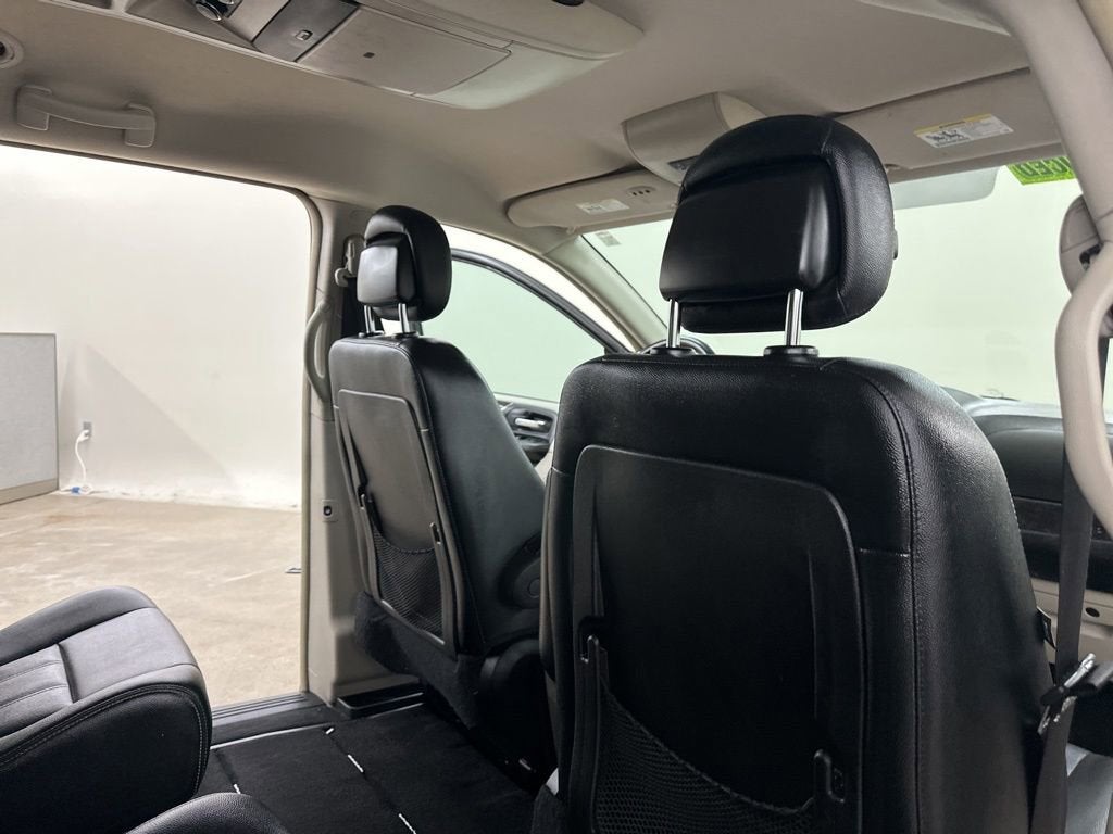 2016 Chrysler Town & Country Touring