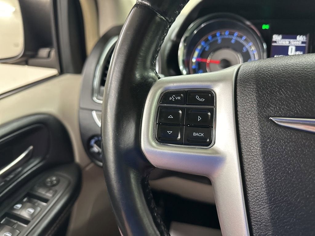 2016 Chrysler Town & Country Touring