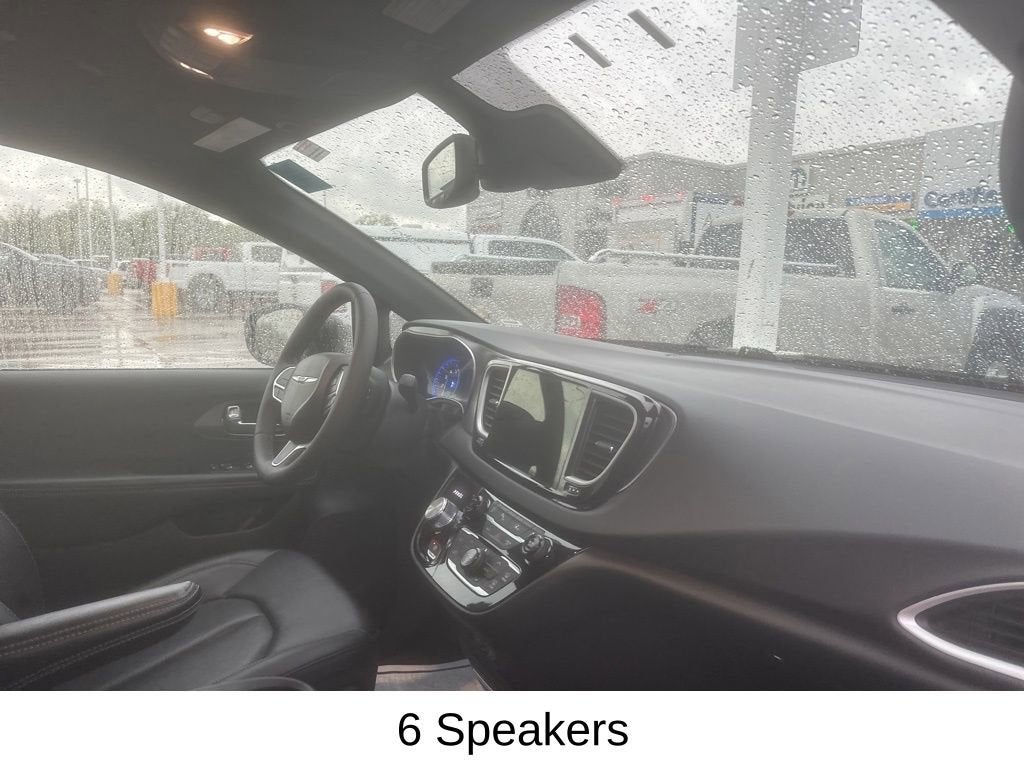 2025 Chrysler Pacifica Select