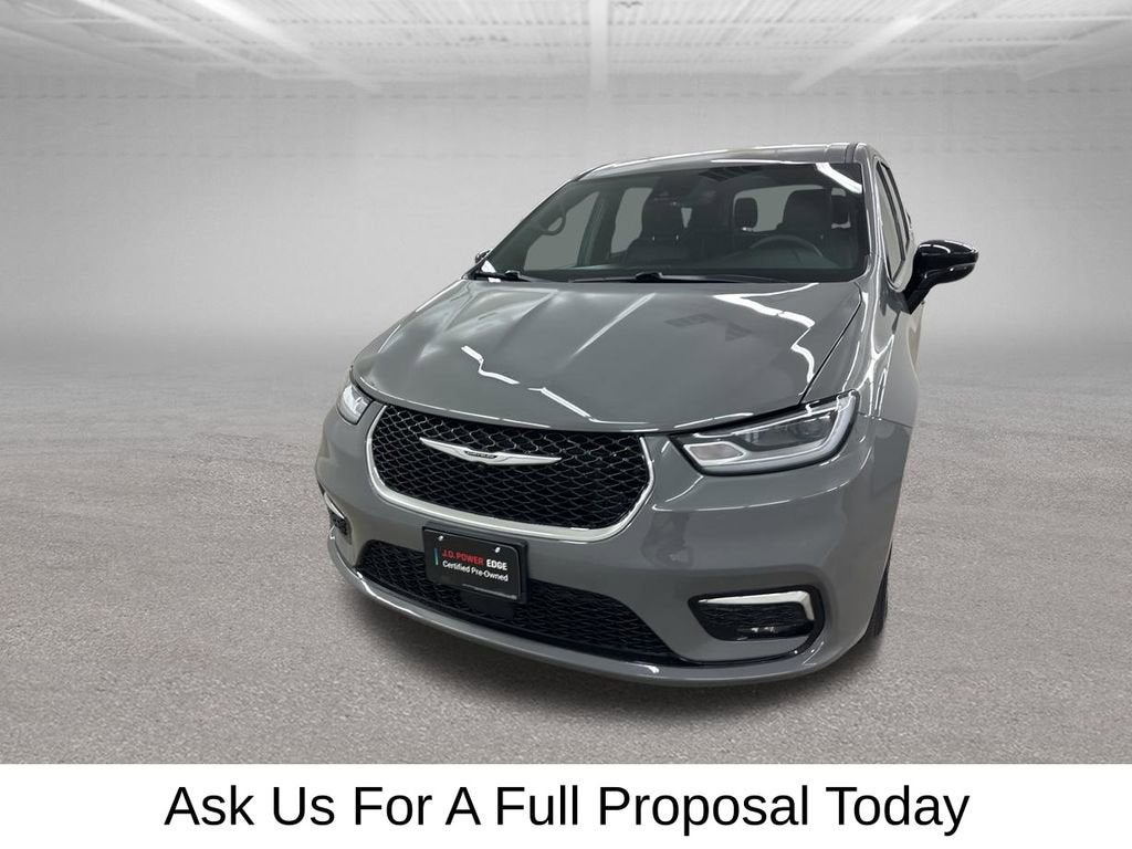 2025 Chrysler Pacifica Select