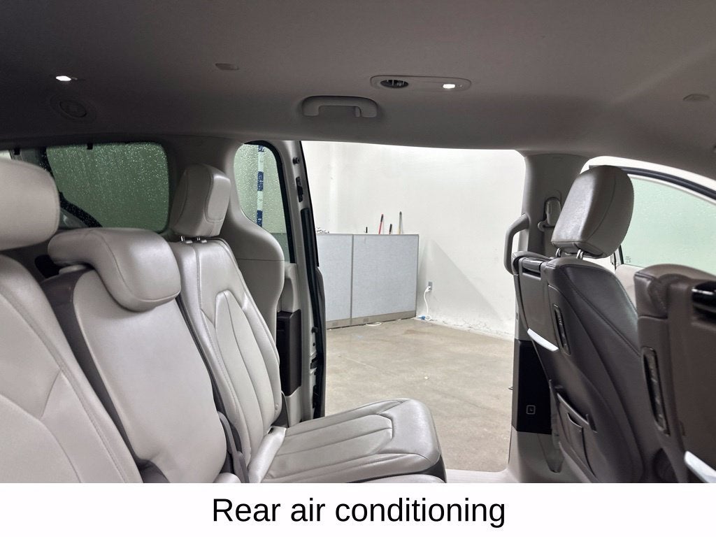2017 Chrysler Pacifica Touring-L Plus
