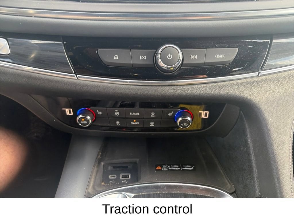 2024 Buick Enclave Essence