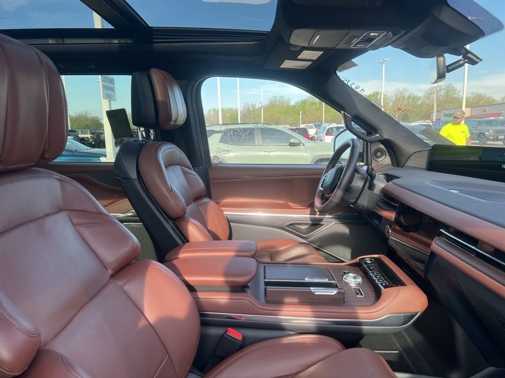 2025 Lincoln Navigator Reserve
