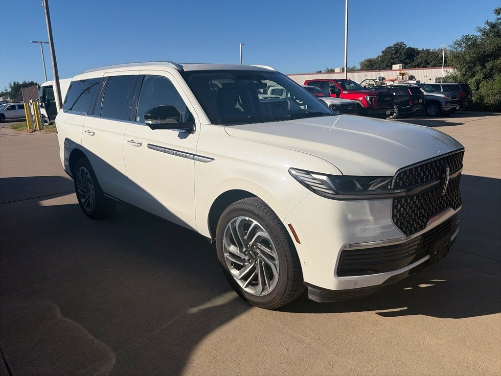 2025 Lincoln Navigator Reserve