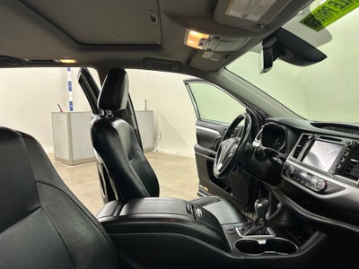 2018 Toyota Highlander SE