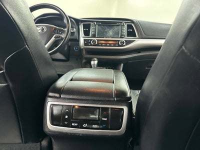 2018 Toyota Highlander SE