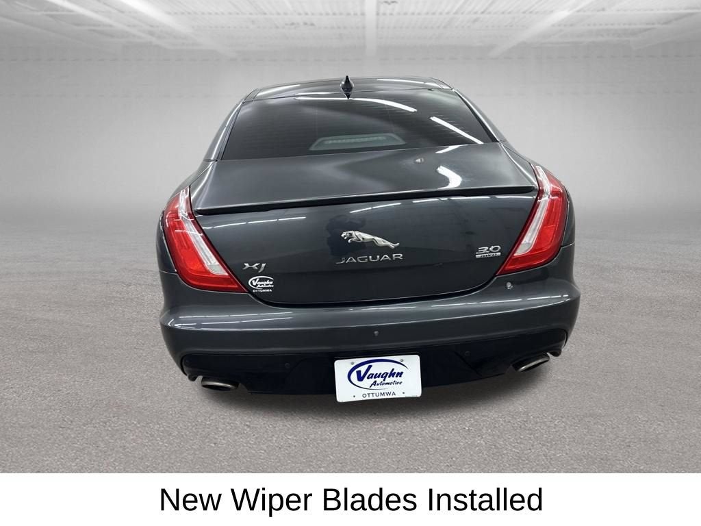 2016 Jaguar XJ R-Sport
