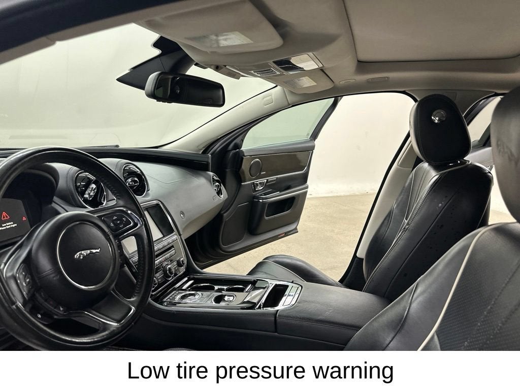 2016 Jaguar XJ R-Sport