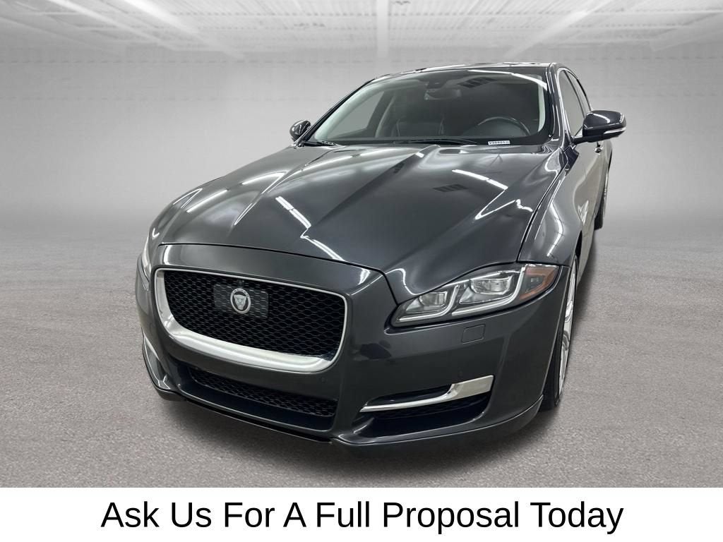 2016 Jaguar XJ R-Sport