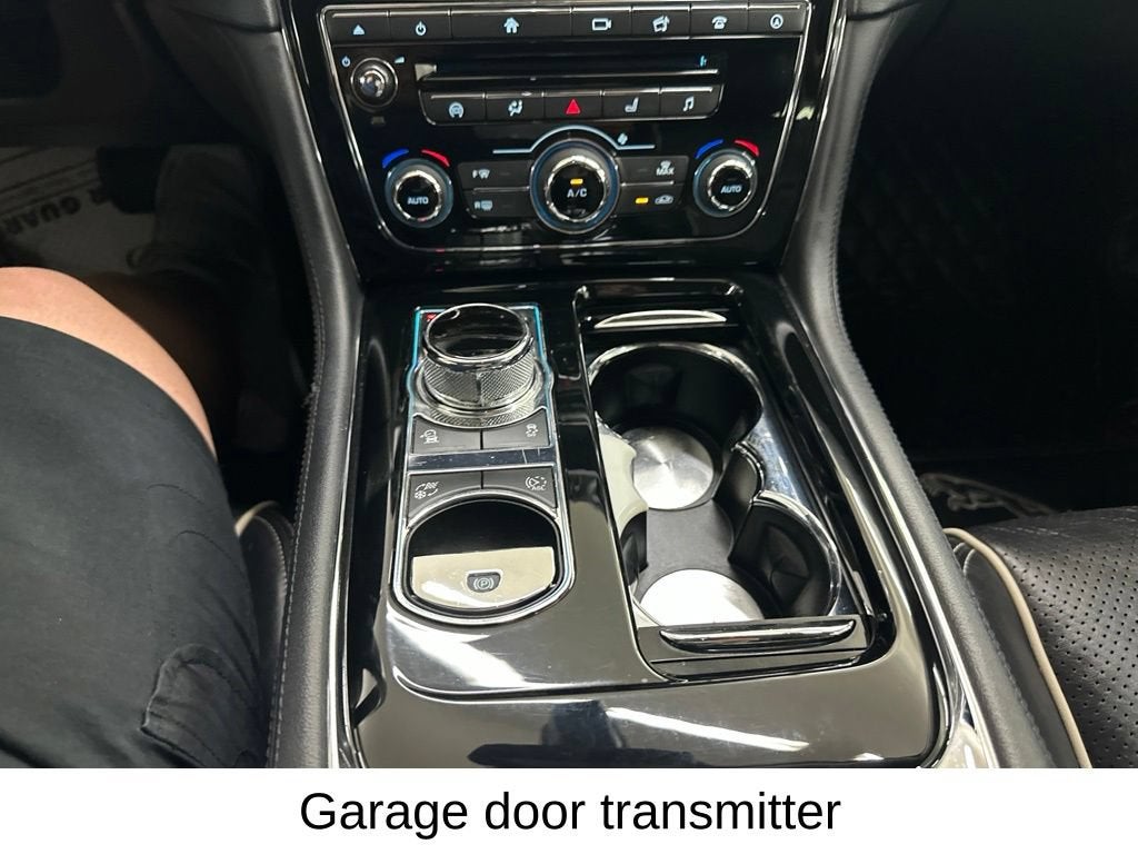 2016 Jaguar XJ R-Sport